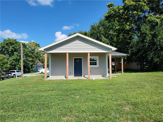 307 N Camden Street, Richmond, MO 64085