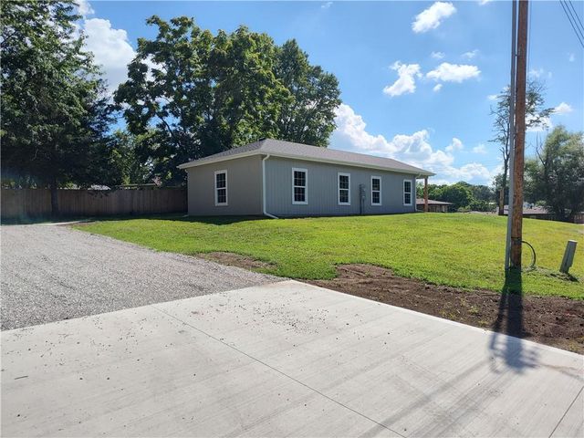 307 N Camden Street, Richmond, MO 64085