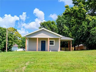 307 N Camden Street, Richmond, MO 64085