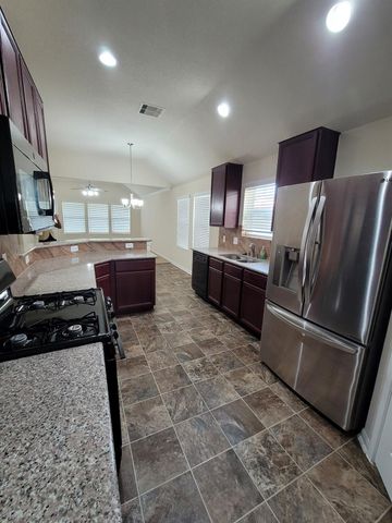 2414 Flickering Leaf Lane, Fresno, TX 77545