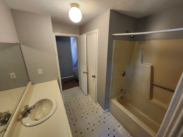 10 Concord Rd 10, Millbury, MA 01527