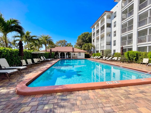 950 Ponce De Leon Road 104, Boca Raton, FL 33432