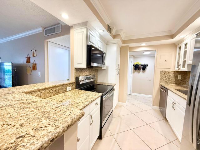 950 Ponce De Leon Road 104, Boca Raton, FL 33432