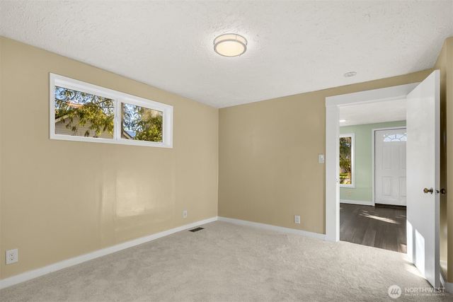 7950 Maple Avenue SE, Snoqualmie, WA 98065