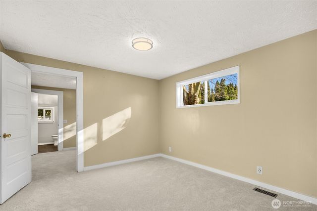 7950 Maple Avenue SE, Snoqualmie, WA 98065