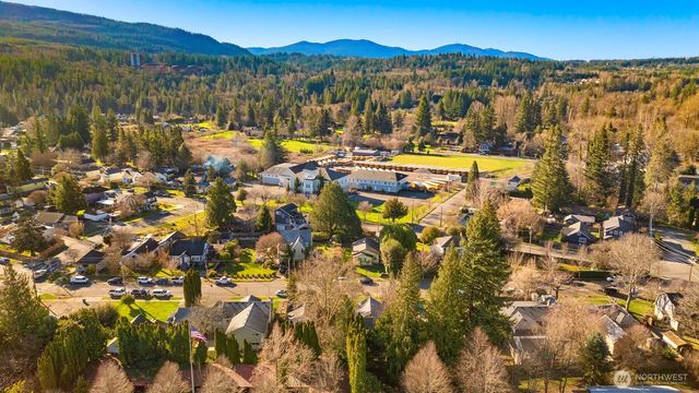 7950 Maple Avenue SE, Snoqualmie, WA 98065