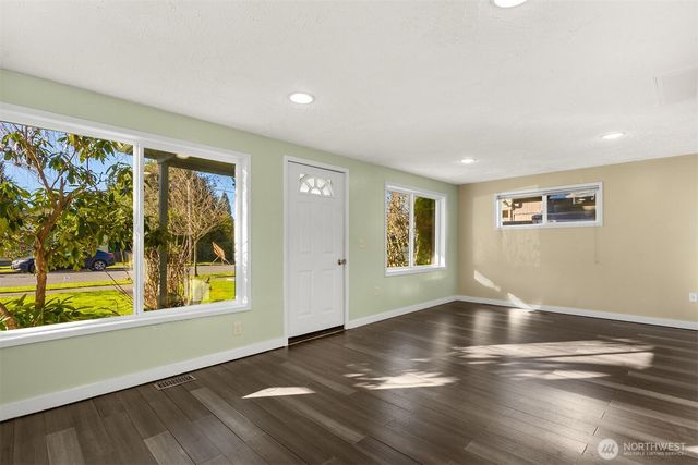 7950 Maple Avenue SE, Snoqualmie, WA 98065