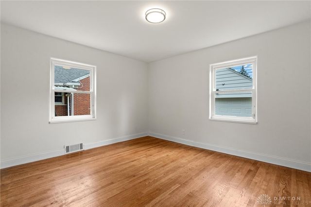 407 Dellwood Avenue, Oakwood, OH 45419
