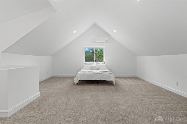 407 Dellwood Avenue, Oakwood, OH 45419