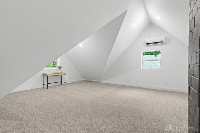 407 Dellwood Avenue, Oakwood, OH 45419
