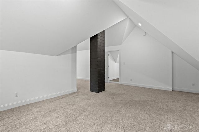 407 Dellwood Avenue, Oakwood, OH 45419