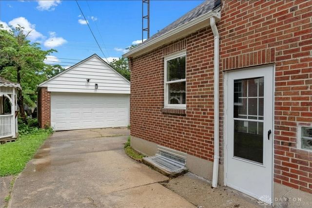 407 Dellwood Avenue, Oakwood, OH 45419