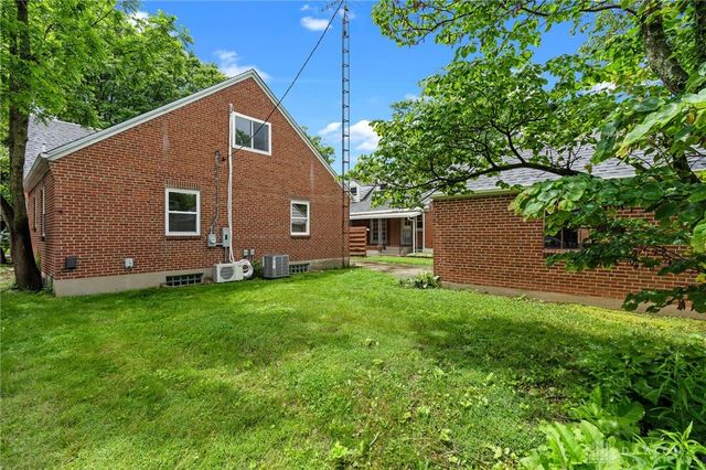 407 Dellwood Avenue, Oakwood, OH 45419