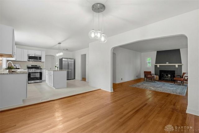 407 Dellwood Avenue, Oakwood, OH 45419
