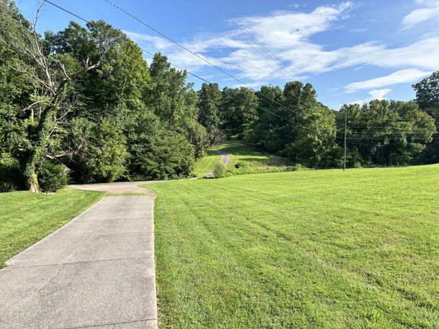 3807 Bear Creek Rd, Thompsons Station, TN 37179