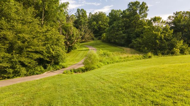 3807 Bear Creek Rd, Thompsons Station, TN 37179