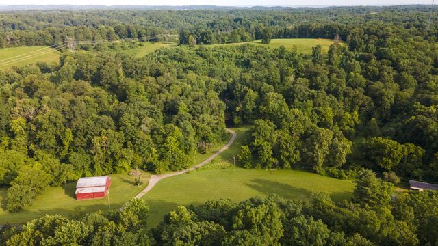 3807 Bear Creek Rd, Thompsons Station, TN 37179