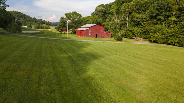 3807 Bear Creek Rd, Thompsons Station, TN 37179