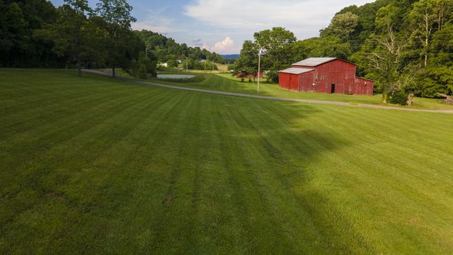 3807 Bear Creek Rd, Thompsons Station, TN 37179