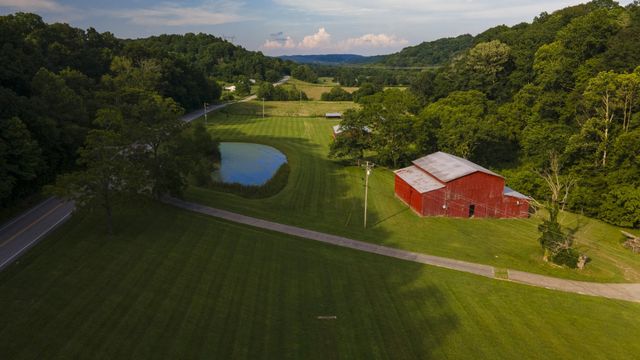 3807 Bear Creek Rd, Thompsons Station, TN 37179
