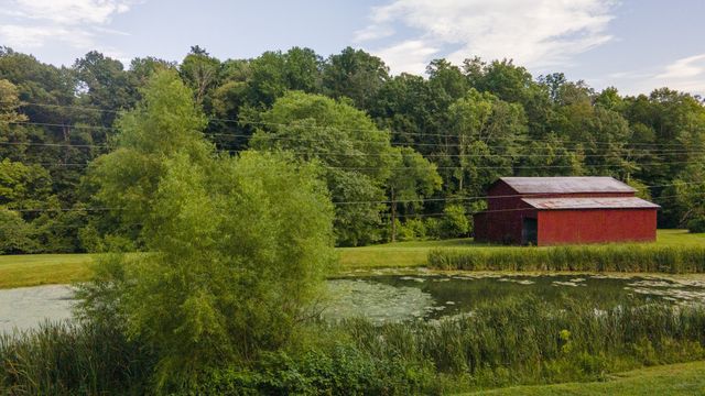 3807 Bear Creek Rd, Thompsons Station, TN 37179