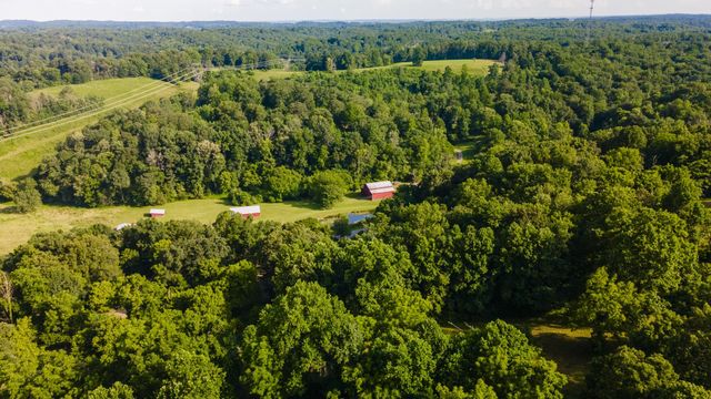 3807 Bear Creek Rd, Thompsons Station, TN 37179