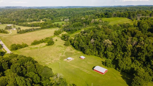 3807 Bear Creek Rd, Thompsons Station, TN 37179