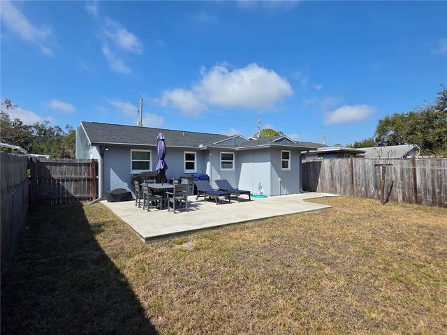 1453 HONORE AVENUE, Sarasota, FL 34232