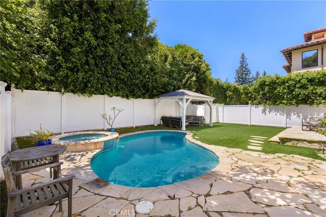 11610 Chiquita Street, Studio City, CA 91604