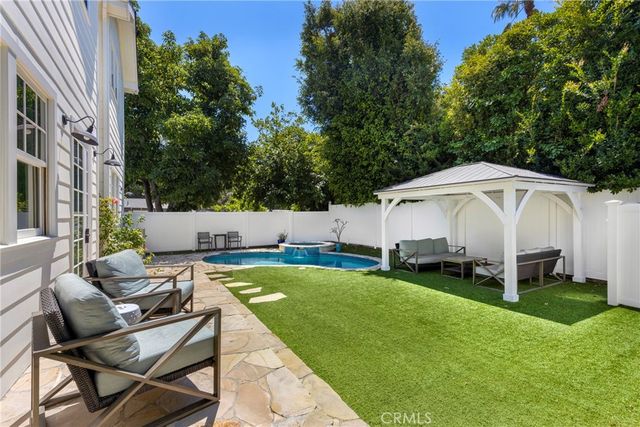 11610 Chiquita Street, Studio City, CA 91604