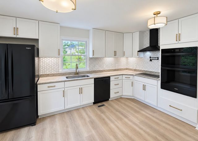 1071 Cliff White Rd, Columbia, TN 38401
