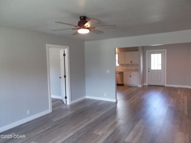 2705 S Michigan Avenue, Joplin, MO 64804