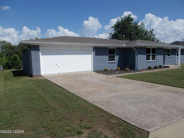 2705 S Michigan Avenue, Joplin, MO 64804