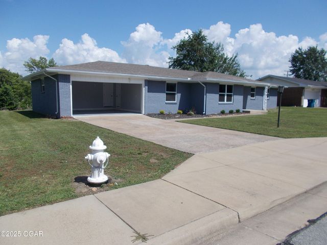 2705 S Michigan Avenue, Joplin, MO 64804