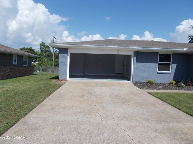 2705 S Michigan Avenue, Joplin, MO 64804