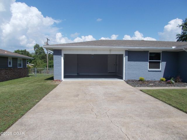 2705 S Michigan Avenue, Joplin, MO 64804