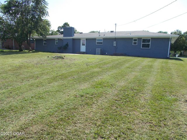 2705 S Michigan Avenue, Joplin, MO 64804