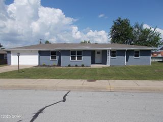 2705 S Michigan Avenue, Joplin, MO 64804