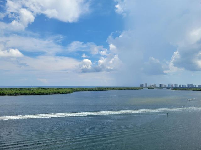 100 Lakeshore Drive 957, North Palm Beach, FL 33408