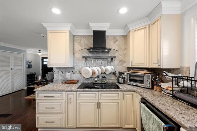 5211 INVERCHAPEL RD, Springfield, VA 22151