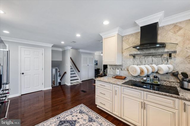 5211 INVERCHAPEL RD, Springfield, VA 22151