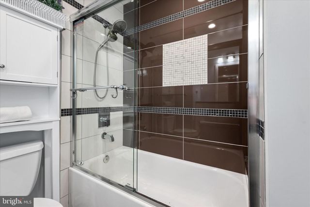 5211 INVERCHAPEL RD, Springfield, VA 22151