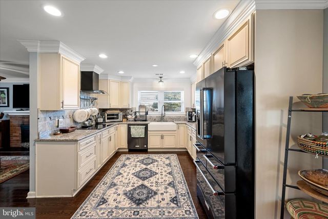 5211 INVERCHAPEL RD, Springfield, VA 22151