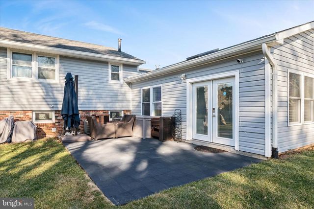 5211 INVERCHAPEL RD, Springfield, VA 22151