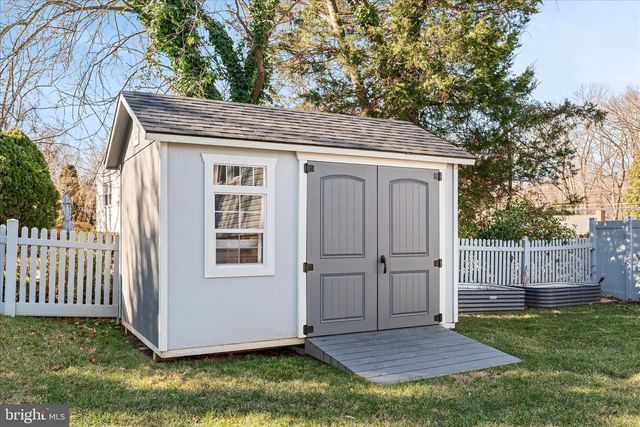 5211 INVERCHAPEL RD, Springfield, VA 22151