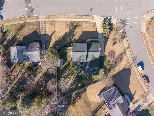 5211 INVERCHAPEL RD, Springfield, VA 22151