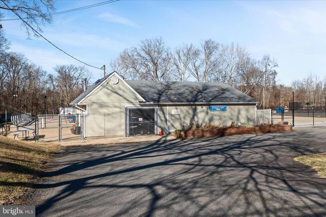 5211 INVERCHAPEL RD, Springfield, VA 22151