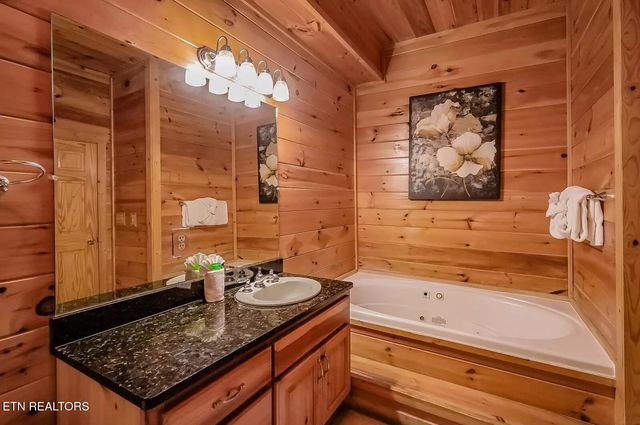 948 Black Bear Cub Way, Sevierville, TN 37862