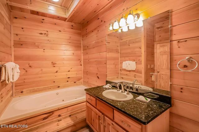 948 Black Bear Cub Way, Sevierville, TN 37862