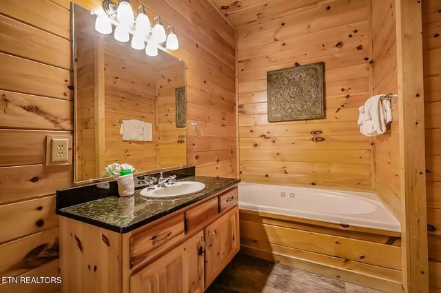 948 Black Bear Cub Way, Sevierville, TN 37862